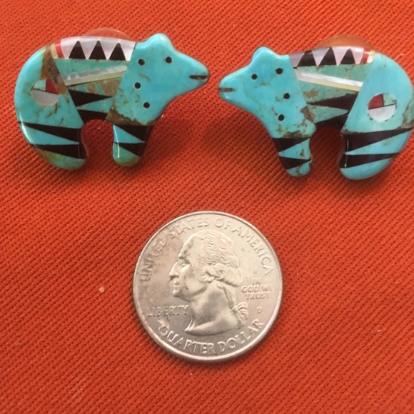 Jewelry - Vintage 925 Sterling silver Zuni bear earrings